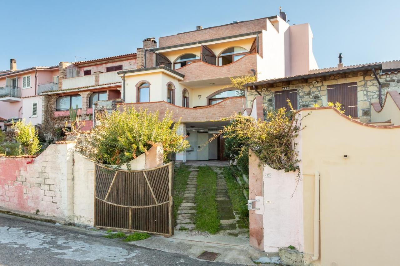 Casa Vista Mare Bosa/マゴマーダス エクステリア 写真