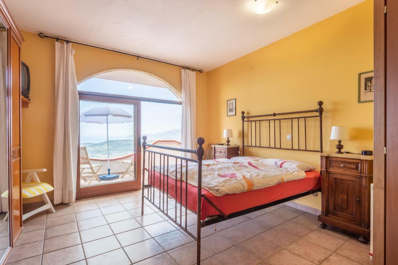 Casa Vista Mare Bosa/マゴマーダス エクステリア 写真